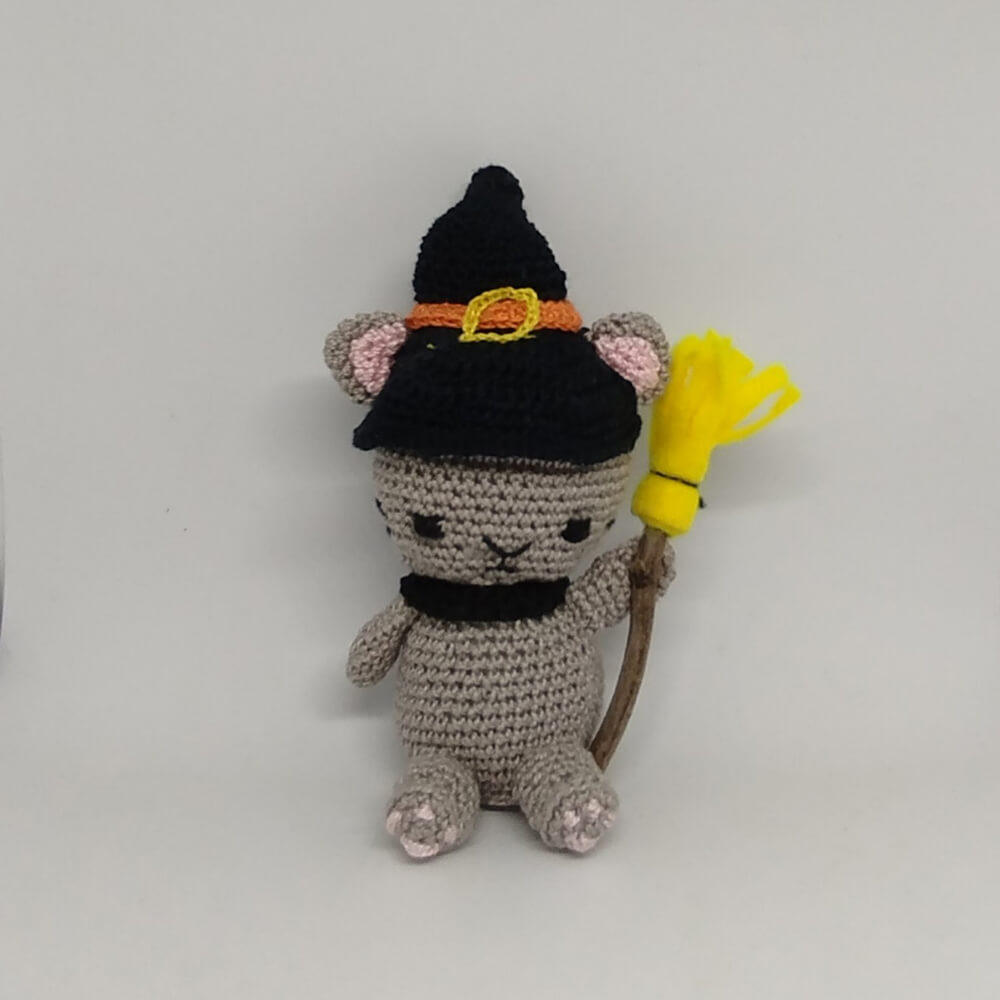 Horgolt kalapos cica